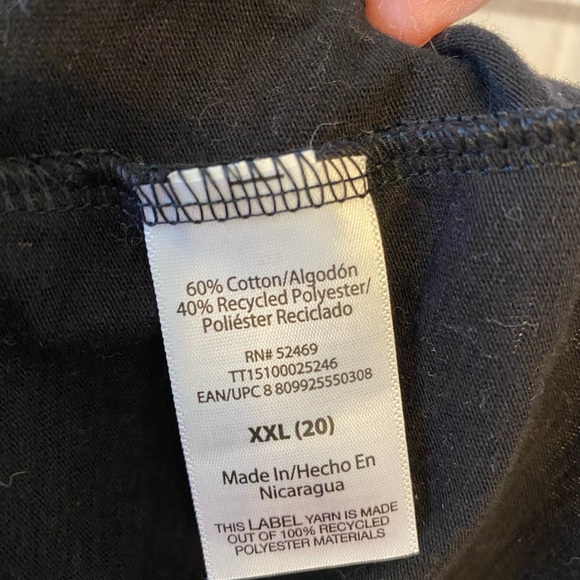 Time & Tru Black Tee - Picture 4 of 5